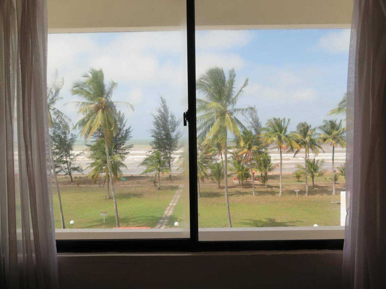 Sea View Resort Hotel & Apartments Kuala Belait Экстерьер фото