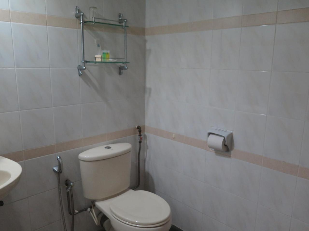 Sea View Resort Hotel & Apartments Kuala Belait Экстерьер фото
