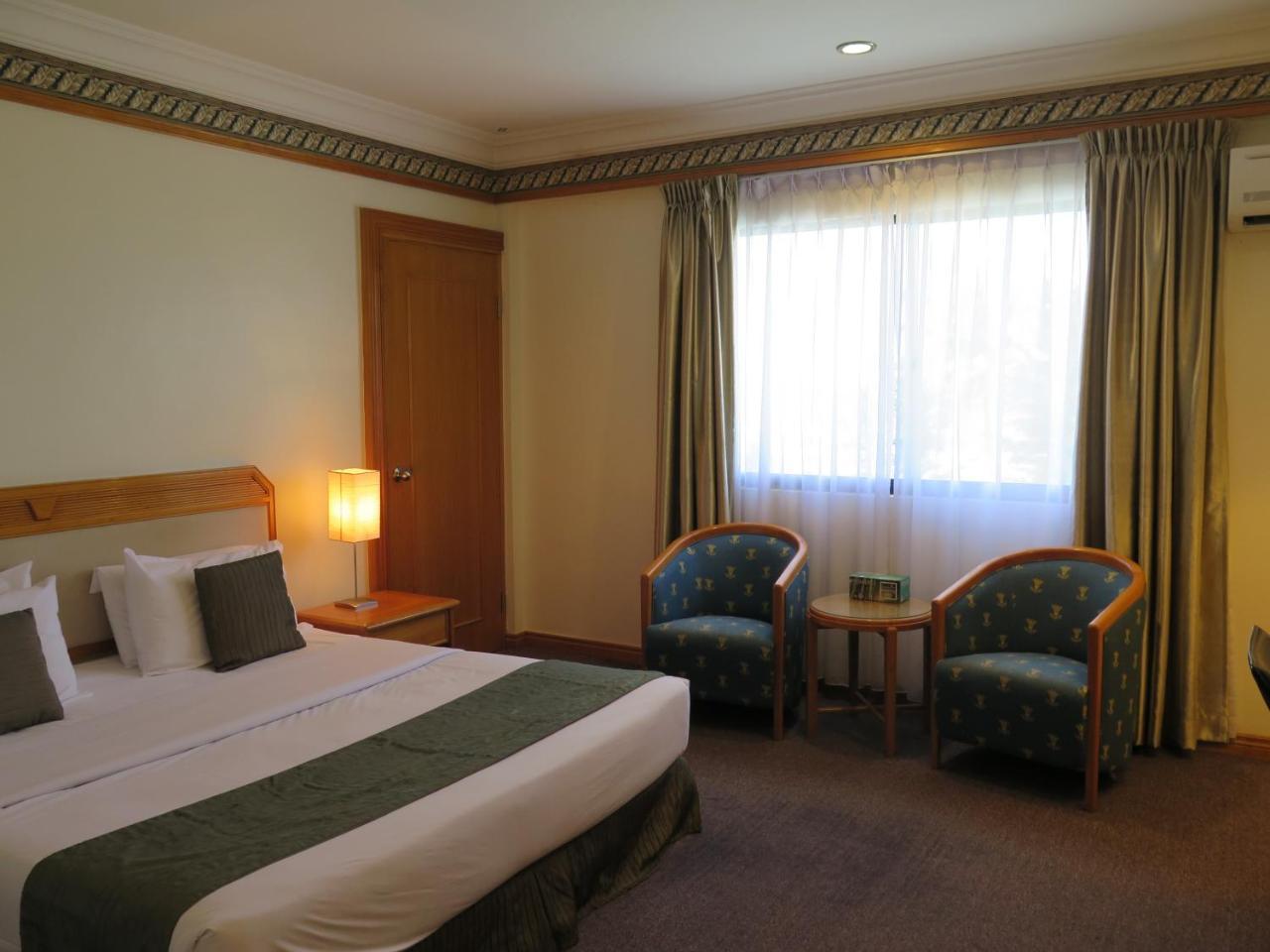 Sea View Resort Hotel & Apartments Kuala Belait Экстерьер фото
