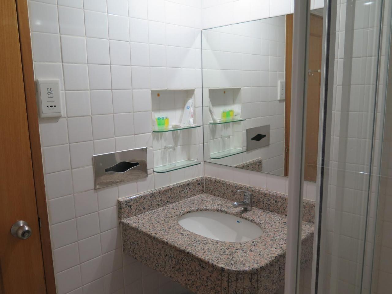 Sea View Resort Hotel & Apartments Kuala Belait Экстерьер фото